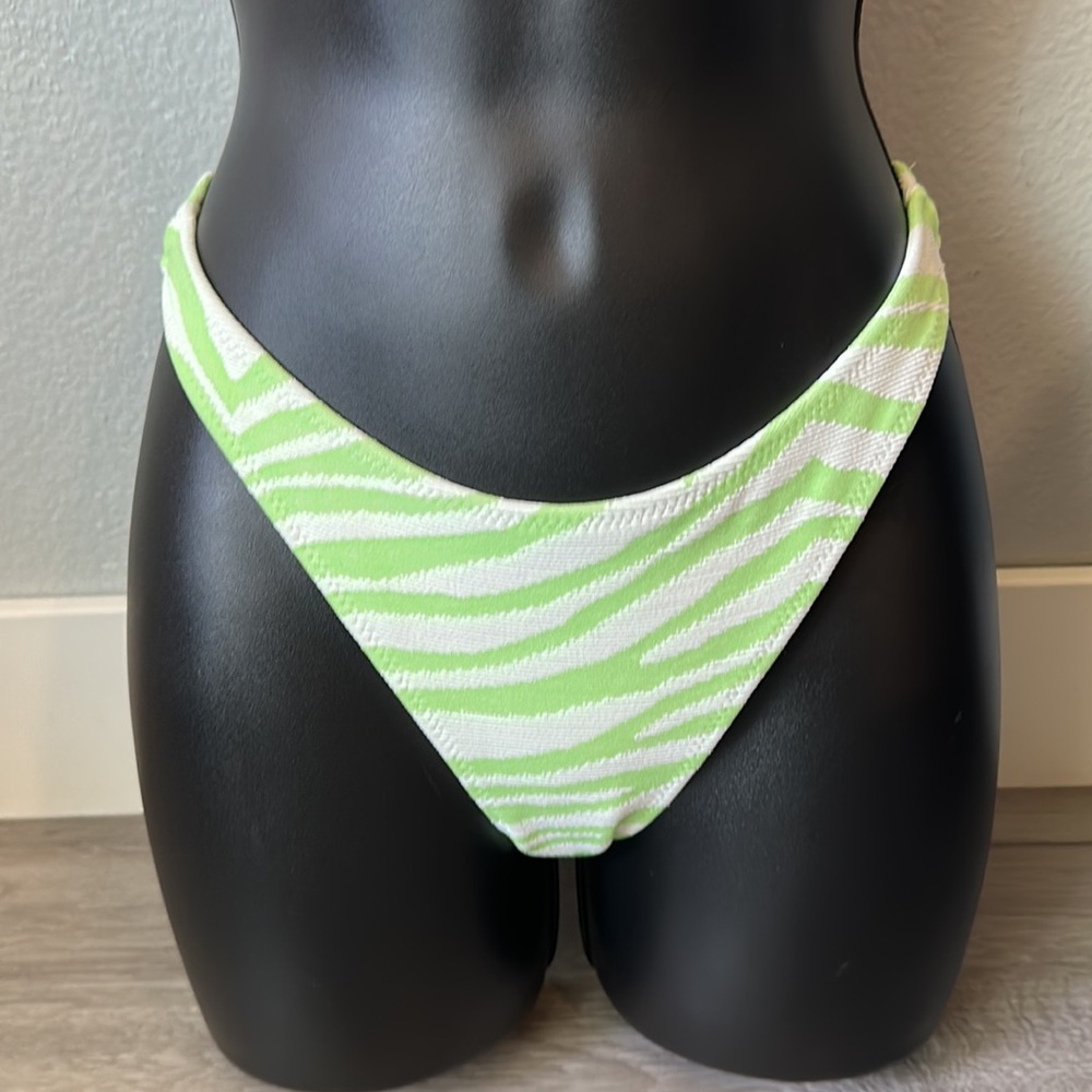 Green Zebra style swimsuit set! - Picture 5 of 15